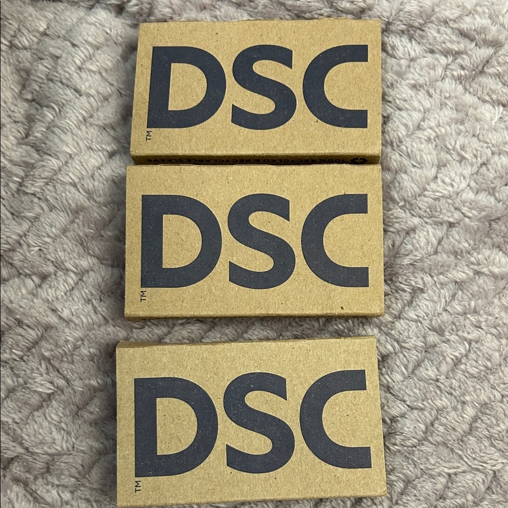 DSC Dollar Shave Club    3 boxes of 6 blades. Each box contains 4